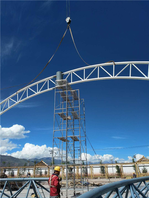 西藏拉萨林周 中庭膜结构 项目面积：1710平方米
